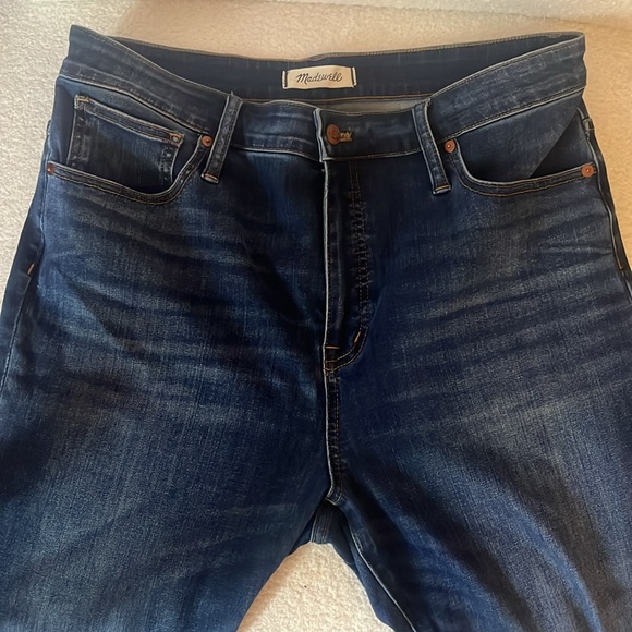 Madewell Curvy High-Rise Skinny Jean in Danny Wash: TENCEL Denim Edition… - Picture 4 of 12